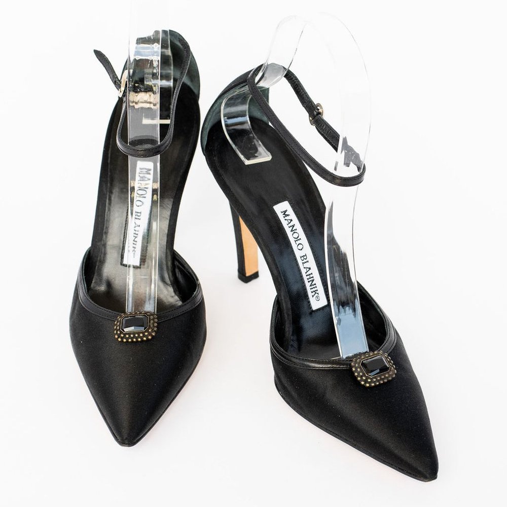 Manolo Pumps- Size 36